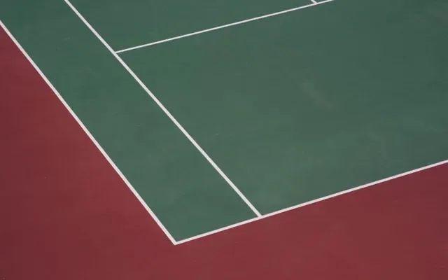 Tennis court lines